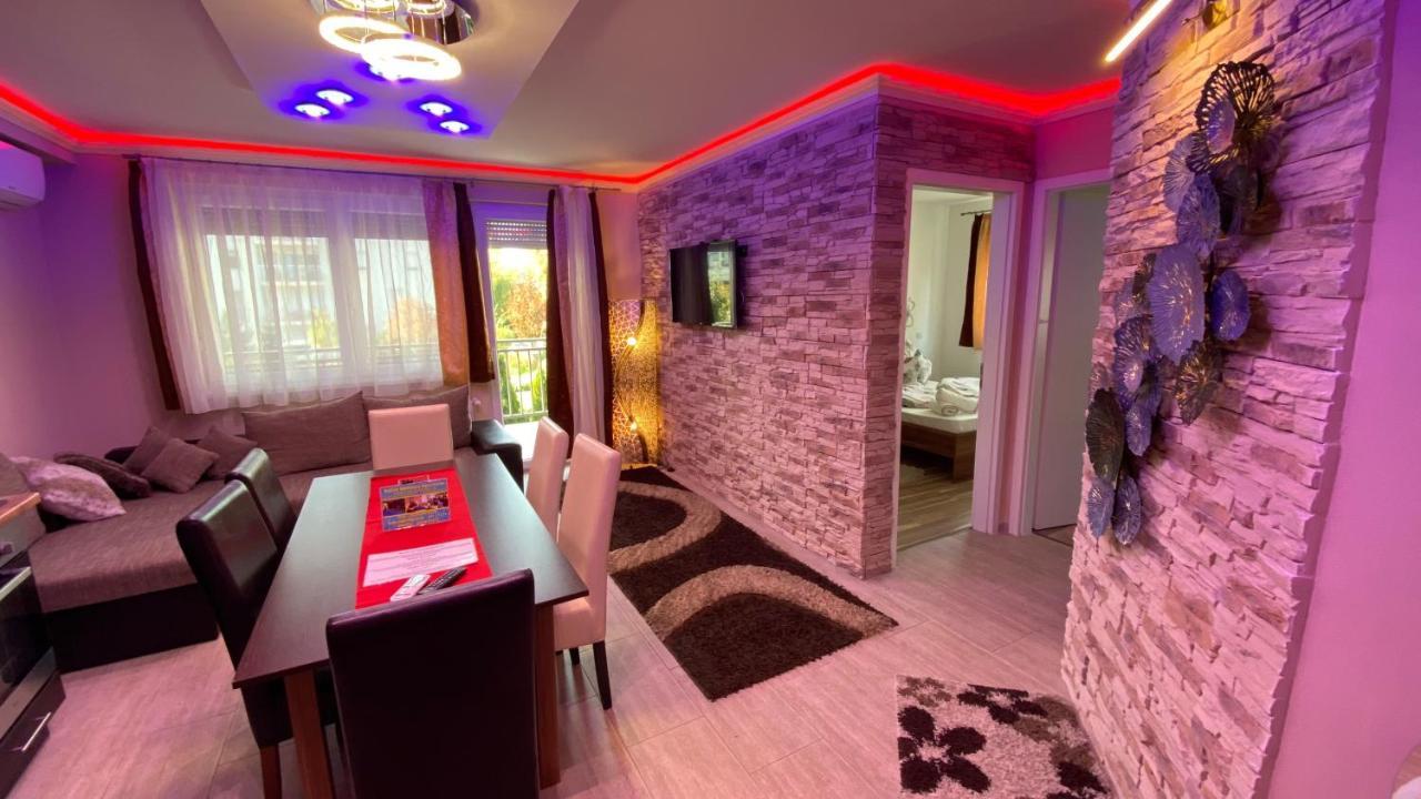 Timi Wellness Apartman Siofok Apartment Екстериор снимка